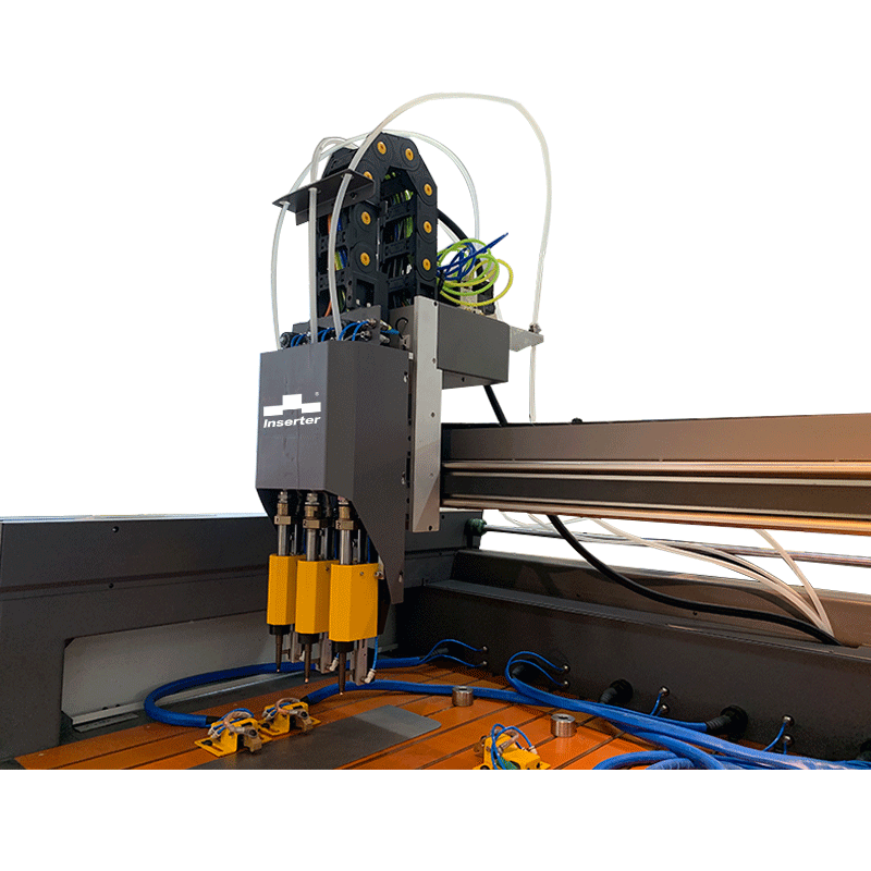 Máquina automática de soldadura de pernos CNC de 3 ejes y 3 cabezales de soldadura